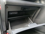 グローブBOX