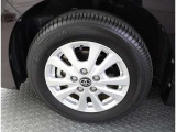 かっこいいホイールですね。 車のイメージを大きく左右するホイール部分はコダワリを持ちたいですね。