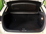 積み下ろしのしやすいデッキにはたっぷりと荷物を積み込んでいただけます。遊びから仕事まで、様々なシーンで頼れます♪