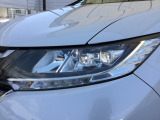 明るく白い光のLEDヘッドライトにより、夜間でも遠くまで見通しやすく、安全性が高まります。