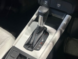 ナビBカメラETCフルセグBluetooth接続USB接続追突軽減ブレーキ電子パーキングオートブレーキホールドサイドカーテンエアバッグシートヒーターLEDヘッドライトオートライトスマートキー