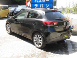 こちらのデミオはバックドアを交換しておりますので修復歴有りとなっております。もちろん走行やエアバッグ等には問題ありません。ご来店時に詳しく修理箇所をご説明しますのでお問合せ下さい。