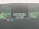 【トヨタセーフティセンス】走行中に前方の車両等を認識し、衝突しそうな時は警報とブレーキで衝突回避と被害軽減をアシスト。より安全にドライブをお楽しみいただけます。