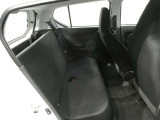 気になる汚れは「まるまるクリン」で解消! 当社の中古車はシートを外して隅々までキレイにクリーニングしてあります(但し、一部 高年式車両等は除きます)