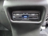 ETC装備車です、これさえあれば高速道路も楽々通行できます。お出掛けするのが好きな方には欠かせない装備です!