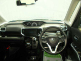運転席周辺の画像です。