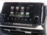 NissanConnectナビ(地デジ内蔵)は、ハンズフリーフォン、VICS、ボイスアシスタント、Bluetooth、USB接続、HDMI接続、Apple CarPlay・Android Auto連携機能、Amazon Alexa搭載、iPodなど多様なコンテンツに対応!