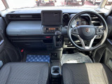 [室内]黒を基調としたシックな室内です☆落ち着いて運転して頂けます♪