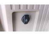 12V電源ソケットを設置しております。周辺機器の充電にご利用頂けます。