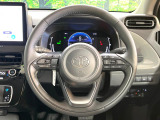 インテリアに合わせたデザインのステアリングは、運転される方のことも考え、運転しやすい形状、大きさです。是非一度、実際に触ってお確かめください。