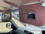 運転席&助手席サンバイザーにはバニティミラーを装備☆