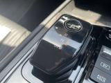 e-POWERならではのシフトレバーで、バックやドライブなどの切り替えがラクラクです!