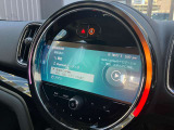 MINI専門のメカニックが、100項目にも上るポイントを徹底的にチェック。交換基準に達した部品があれば、交換整備の後にお客様へご納車致します。