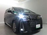 高輝度で点灯速度が速く、しかも消費電力の少ないLEDヘッドライトが装備されています!LEDの明るい光が走行中の視界の確保をサポートして、夜のドライブがより楽しく安全に運転できます♪