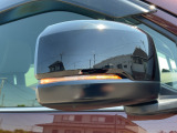オシャレさと視認性を兼ね備えたLEDミラーウインカー♪