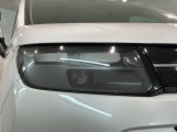 LEDヘッドライトは、点灯の瞬間から最大光量を発揮し、突然暗くなるトンネルなどでの安定感を高めます。
