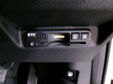 ETC付。高速道路の料金所はキャッシュレスで通過です。サービスエリア等にあるスマートインターの出入りも利用可能でとっても便利。ご納車後すぐにお使い頂けるようセットアップしてのお渡しとなります。
