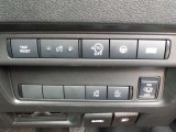 両側オートスライドドア付です。運転席スイッチ、インテリジェントキーでも操作が可能です。勿論ハンズフリー対応です。