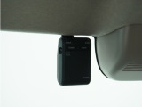◆ドライブレコーダー◆映像・音声などを記録する自動車用の装置です。 もしもの事故の際の記録はもちろん、旅行の際の思い出としてドライブの映像を楽しむことができます。