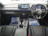 とても握りやすいステアリング!運転手の気持ちがそのまま伝わるかのような反応をしてくれます!小物入れや各ボタンの配置にこだわり、とても使いやすいです !視認性も良好なのでロングドライブもお任せ下さい!