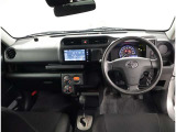 オシャレなインテリアで運転する気分も盛り上がりますよね^^