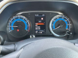 視認性の高いメーターで運転情報を的確に把握できます