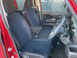 長時間の運転でも疲れにくいシートです。