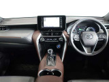 運転席は見晴らしが良く、運転しやすいレイアウトになっています。