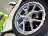 【19インチアルミホイール】外観にマッチしたアルミホイールを装着しております。各種アルミホイールや、スタッドレスタイヤも取扱いしております。是非ご相談ください♪