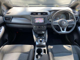 リーフの運転席周りの画像です。