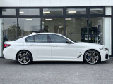 BMWを熟知したメカニックによる、360度の納車前点検。ドイツ本国と同様の教育・訓練を受けたメカニックが徹底的に点検、整備した後にお客様にお引渡しします。