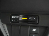 ◆ETC2.0装着◆進化したドライブ体験。料金収受システムだけだったETCが生まれ変わって、高速道路を賢く使うETC2.0に進化しました。多彩な情報サービスが便利で快適なドライブ体験を提供します。