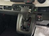 アクセルにシンクロするCVTのお車です。
