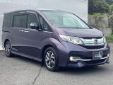 狭い駐車場でも、スライドドアならチャイルドシートへのお子さまの乗降や荷物の積載もスムーズ。とても便利な【両側電動スライドドア】ドアハンドを少し引くだけでリアドアが自動開閉します。