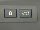 【パワーバックドア】スマートキーや運転席のボタンを押すだけでリアゲートが自動で開閉します!荷物を持っている時や、高い位置にあるバックドアを閉める際に便利な機能です♪