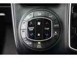 運転席と助手席、それぞれ温度調節ができ、オールシーズン快適なオートエアコンとなっております!