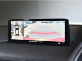 【360&deg;ビューモニター】駐車が苦手な方も、これがあれば安心です!狭い駐車場や花壇などがあって心配な駐車シーンでも、死角がなく安全が確保できます