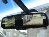 全方位カメラを装備!四方のカメラでまるで上から見たような画像で駐車をサポートします。バックカメラもガイドライン付です。安全のため、目視も忘れずに。。