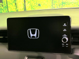 【メーカー純正ナビ】インテリアに溶け込むスタイリッシュな「専用設計」メーカーナビを装備♪視認性や操作性など基本性能にも優れ、より上質なカーライフをお楽しみいただけます。
