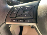 ステアリングスイッチ付きのハンドル!運転に支障をきたすことなくナビ操作が可能です!!