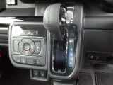 【CVT】低速から中速域ではショックの少ないスムーズな加速を実現。高速域では回転数を抑え、燃費の向上に貢献します。