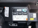 車椅子乗降ウインチ操作部です。