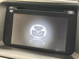 【マツダコネクトナビ】車内の雰囲気にマッチした一体型タイプのナビ。各種車輌設定やBluetooth再生等、様々な機能が楽しめます。