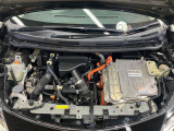 エンジンルームもクリーニング済みできれいですよ。日産の整備士がしっかりと丁寧に点検していますので安心してお乗りいただけます