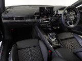 Audiのインテリアはエクステリア同様、優れたデザイン性とクオリティ、そして機能性を兼ね備えております。