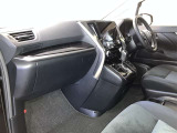 見通しのよいすっきりとした視界で、誰でも運転しやすいです。運転のしやすさは疲れにくさにも繋がりますよ♪