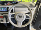【スマートアシストⅢ】走行中に前方の車両等を認識し、衝突しそうな時は警報とブレーキで衝突回避と被害軽減をアシスト。より安全にドライブをお楽しみいただけます。