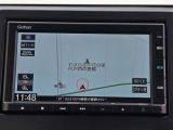 7インチ純正メモリーナビ(VXM-235Ci)を装着しています。目的地設定やルート案内もスムーズに行えます。