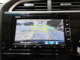 バックカメラの画像です。ガイドラインがスムースな車庫入れをサポートいたします!車庫入れの安心感がアップしますね☆