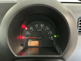 【メーターパネル】シンプルなデザインのメーターパネルは視認性が良く、必要な情報を運転手に分かりやすく伝えてくれます♪